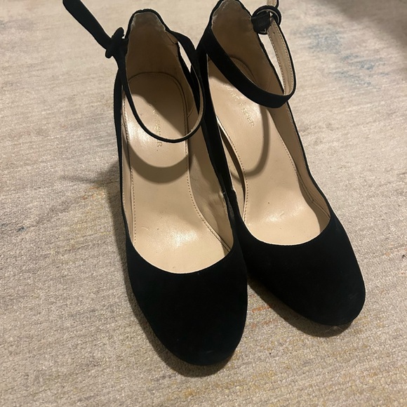 Marc Fisher Black Ankle Strap Heels - Picture 1 of 2